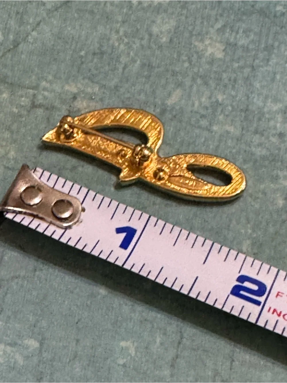 AVON INITIAL J BROOCH